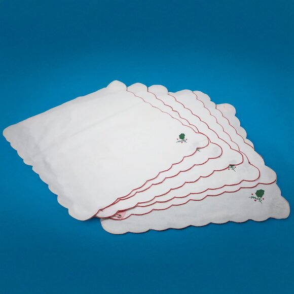 Vintage Christmas Scalloped Square White Napkins Embroidered Holly Holiday  x 6 - Picture 11 of 11